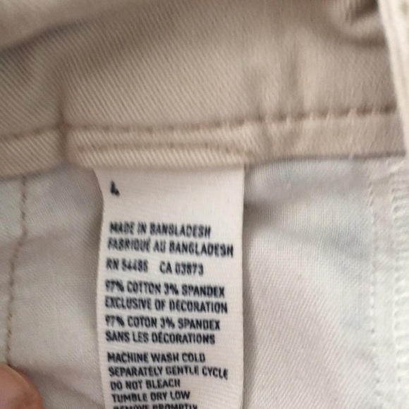 American Eagle: Khaki Shorts - Picture 5 of 8